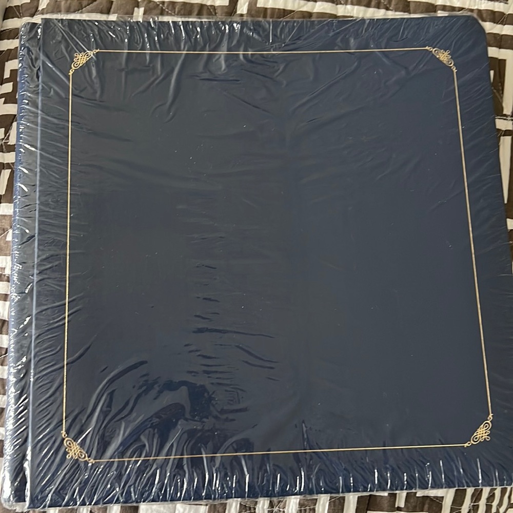 Brand new never used 12x12 Creative Memories scrapbook